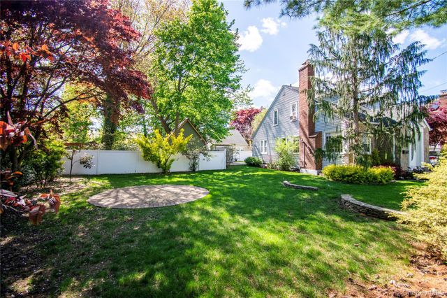 1360 Beulah Court, Baldwin, NY 11510