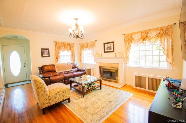 1360 Beulah Court, Baldwin, NY 11510