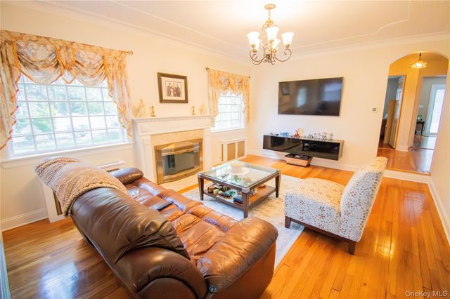 1360 Beulah Court, Baldwin, NY 11510