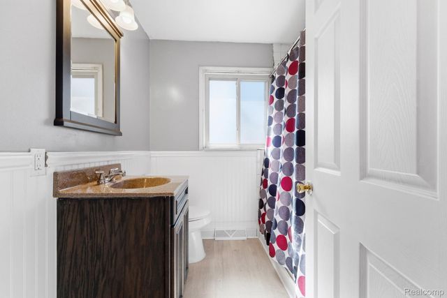 45208 Paris Drive, Belleville, MI 48111