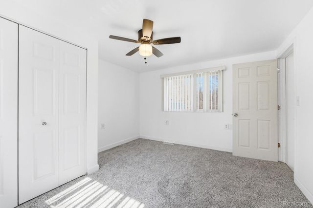 45208 Paris Drive, Belleville, MI 48111