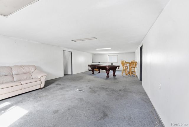 45208 Paris Drive, Belleville, MI 48111