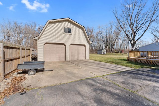 45208 Paris Drive, Belleville, MI 48111