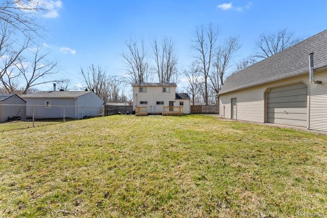 45208 Paris Drive, Belleville, MI 48111