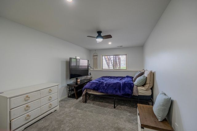 1321 S Ravenwood Ct, Derby, KS 67037