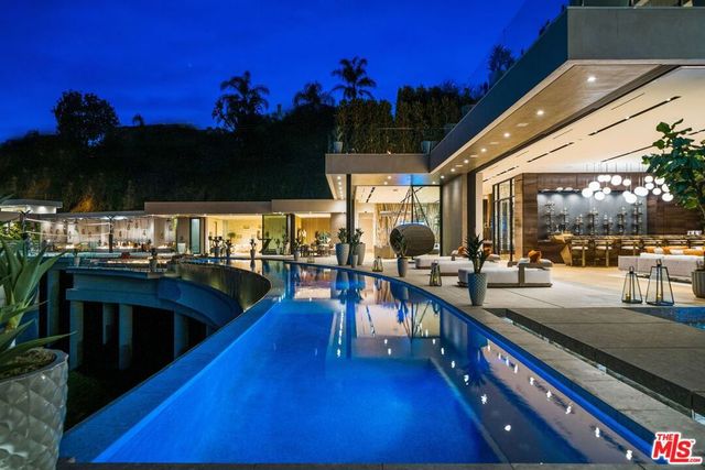 9330 Flicker Way, Los Angeles, CA 90069