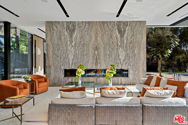 9330 Flicker Way, Los Angeles, CA 90069