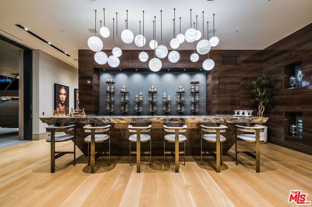 9330 Flicker Way, Los Angeles, CA 90069