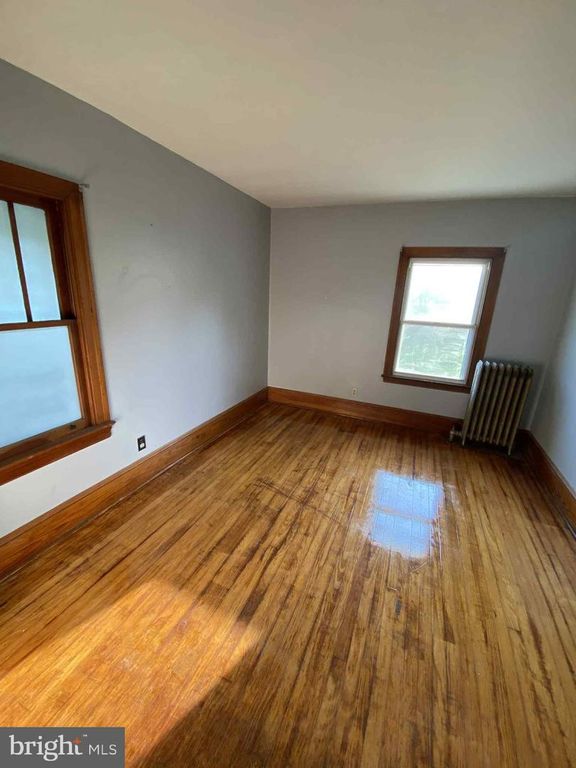 1027 CLAMTOWN RD, Tamaqua, PA 18252