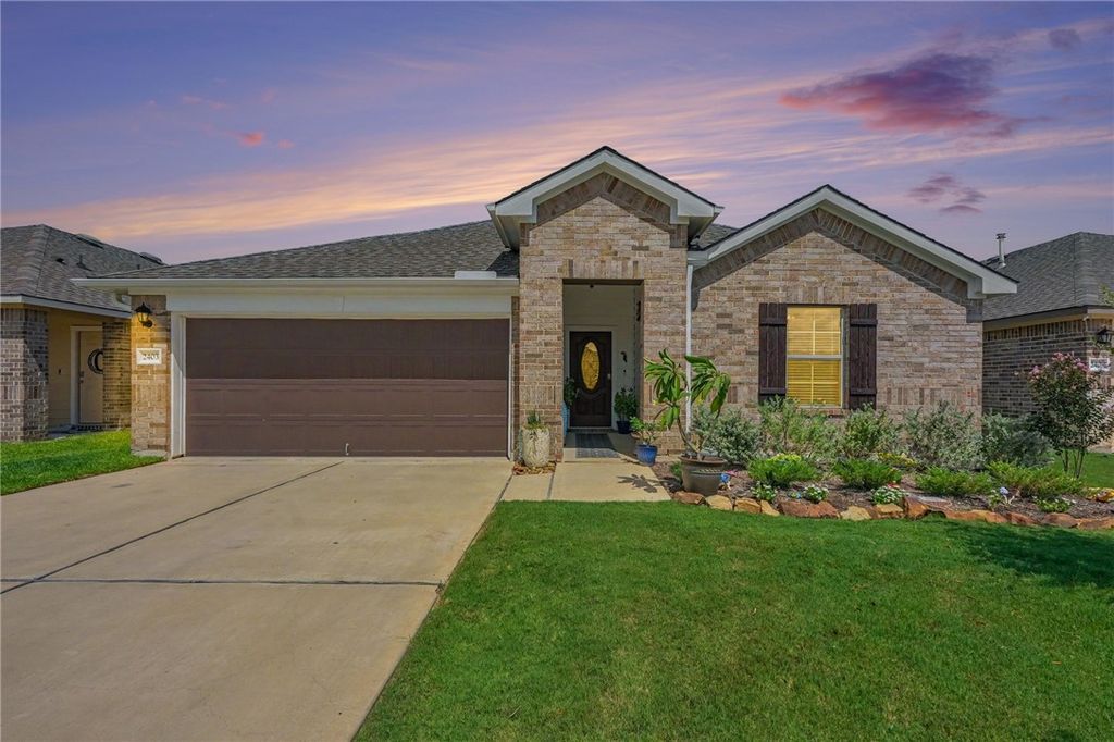 2403 Divot Lane, Navasota, TX 77868 — exterior