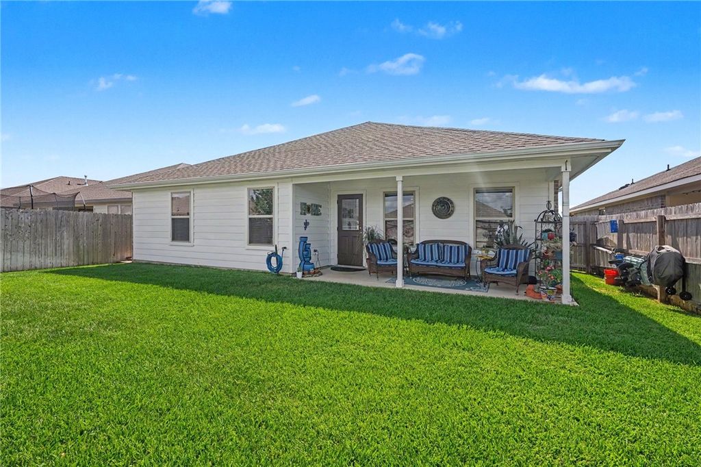 2403 Divot Lane, Navasota, TX 77868 — photo 2