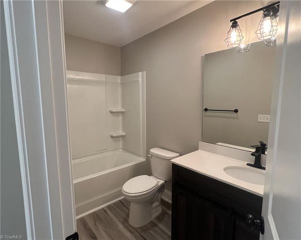 555 Lake Drive 9, Lexington, NC 27292