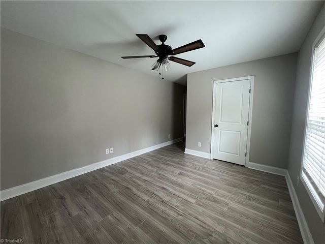 555 Lake Drive 9, Lexington, NC 27292