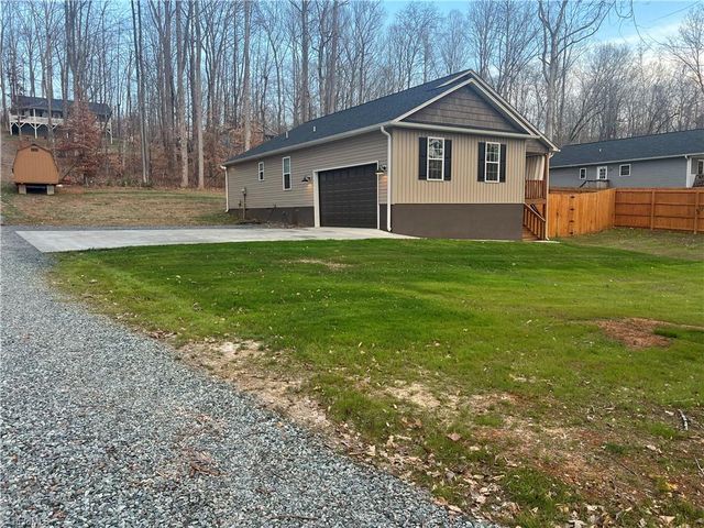 555 Lake Drive 9, Lexington, NC 27292