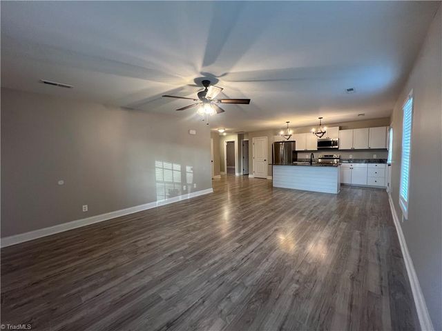 555 Lake Drive 9, Lexington, NC 27292