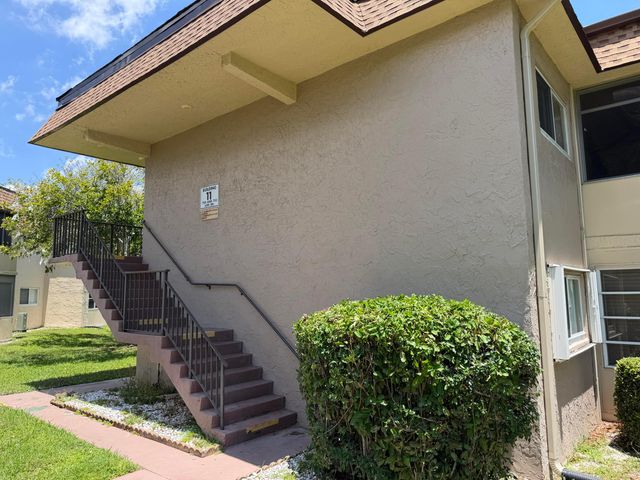 752 Lori Drive 210, Palm Springs, FL 33461