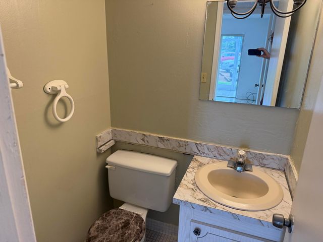 752 Lori Drive 210, Palm Springs, FL 33461