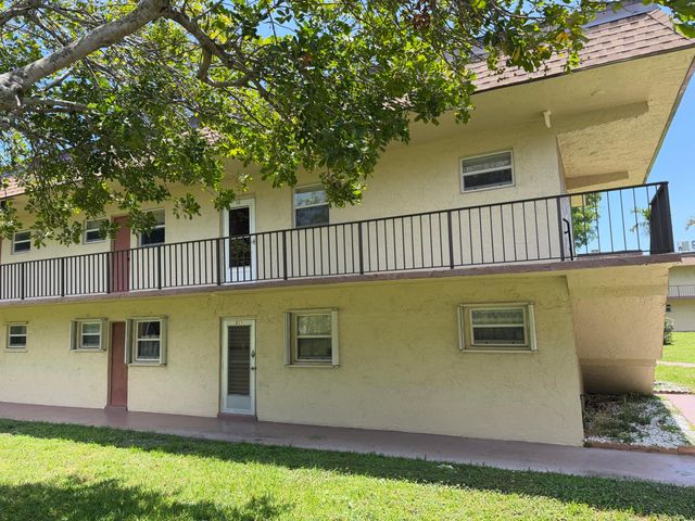 752 Lori Drive 210, Palm Springs, FL 33461
