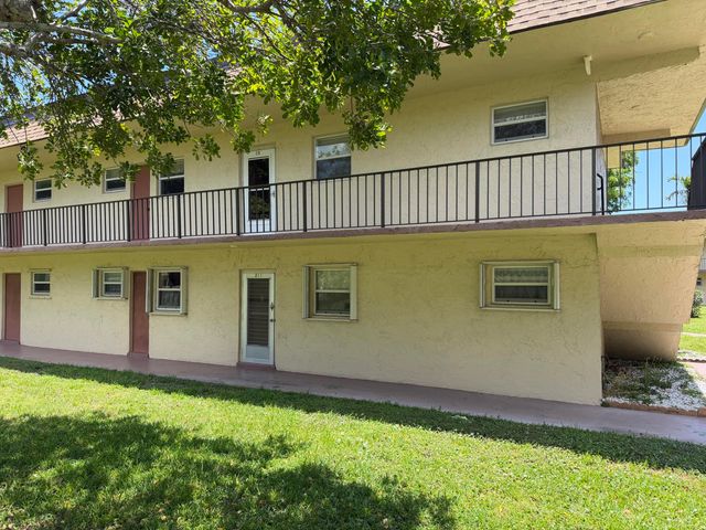 752 Lori Drive 210, Palm Springs, FL 33461