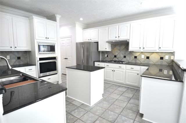 1914 Sand Hollow Lane, Katy, TX 77450