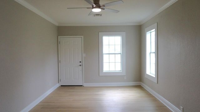 913 W Burton St, Sulphur, LA 70663