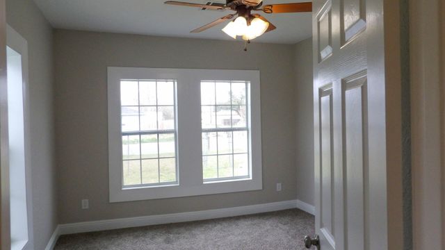 913 W Burton St, Sulphur, LA 70663