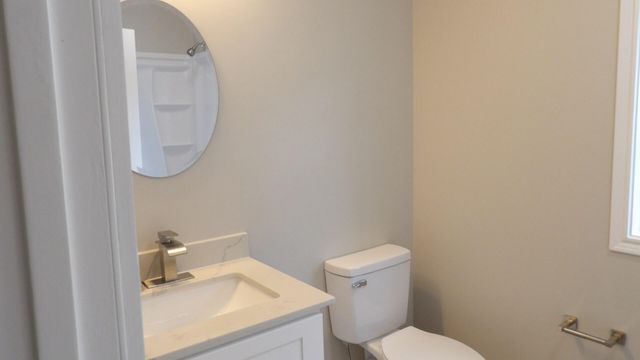 913 W Burton St, Sulphur, LA 70663