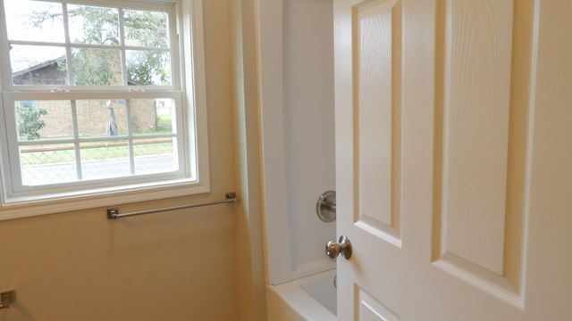 913 W Burton St, Sulphur, LA 70663