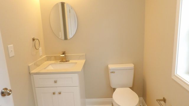 913 W Burton St, Sulphur, LA 70663