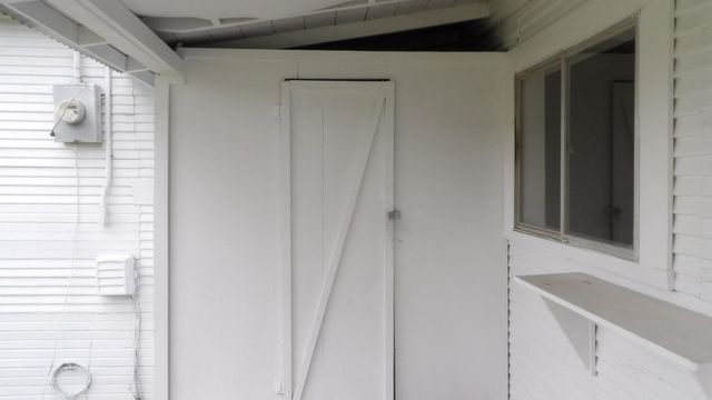 913 W Burton St, Sulphur, LA 70663