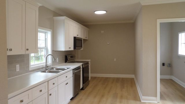 913 W Burton St, Sulphur, LA 70663