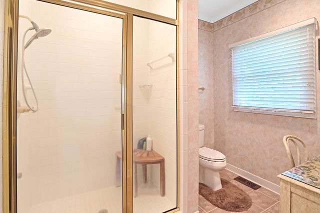 60 Southern Key, Moneta, VA 24121
