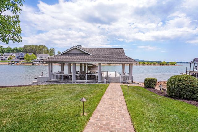60 Southern Key, Moneta, VA 24121