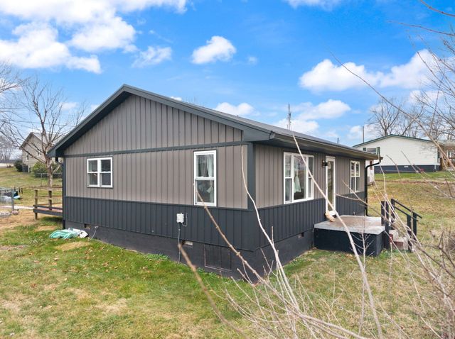 6 Arthur Street, Clay City, KY 40312