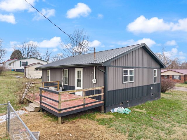 6 Arthur Street, Clay City, KY 40312