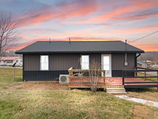 6 Arthur Street, Clay City, KY 40312