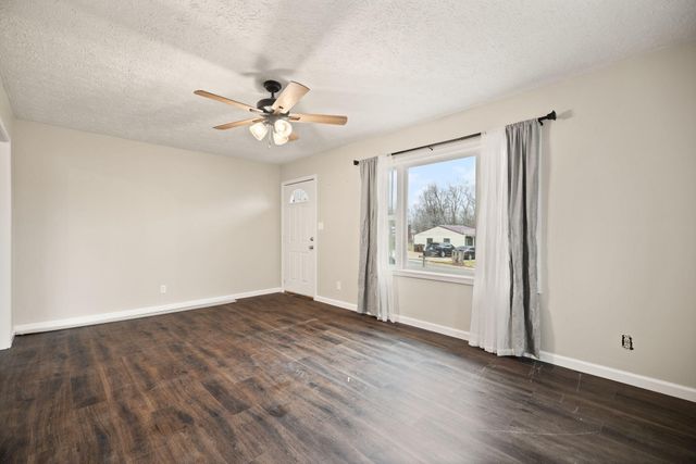 6 Arthur Street, Clay City, KY 40312