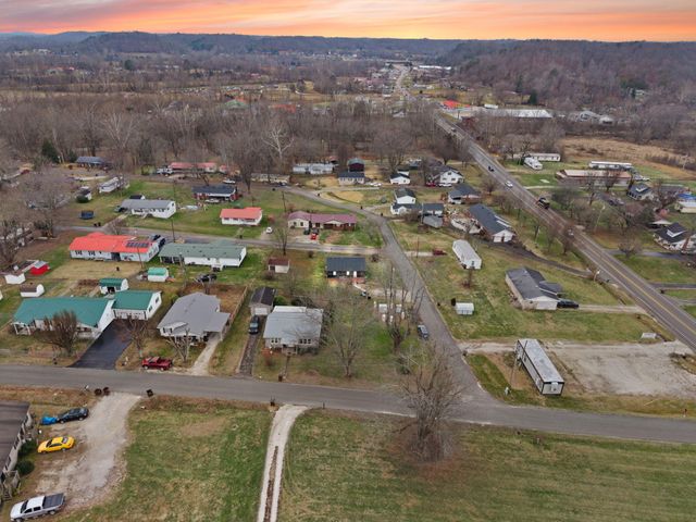 6 Arthur Street, Clay City, KY 40312
