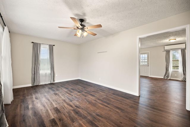 6 Arthur Street, Clay City, KY 40312