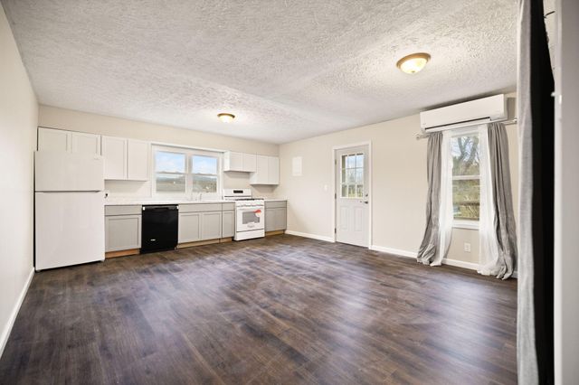 6 Arthur Street, Clay City, KY 40312