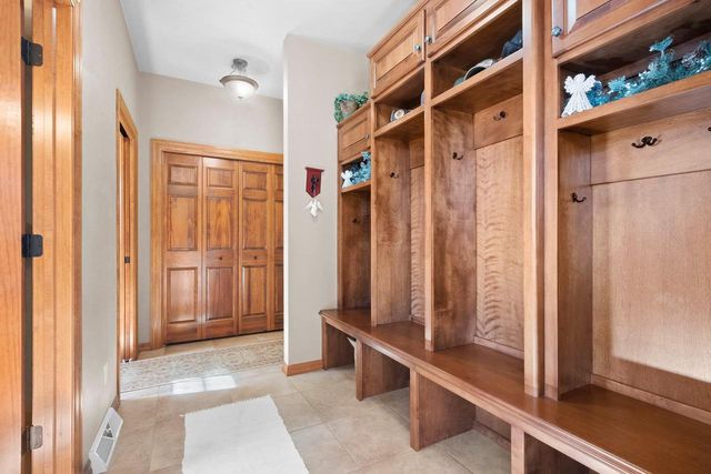 3364 SITKA STREET, Green Bay, WI 54311