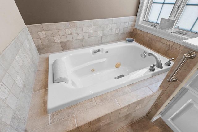 3364 SITKA STREET, Green Bay, WI 54311