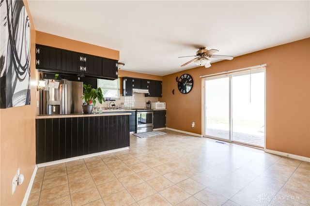 213 Lake Forest Drive, West Carrollton, OH 45449