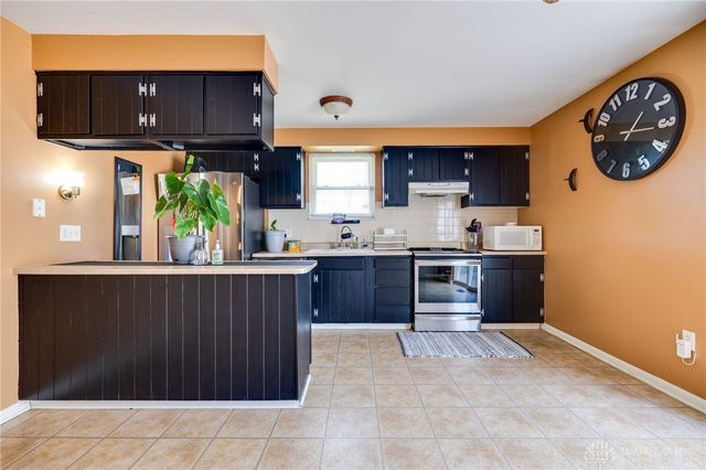 213 Lake Forest Drive, West Carrollton, OH 45449
