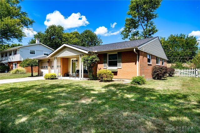 213 Lake Forest Drive, West Carrollton, OH 45449