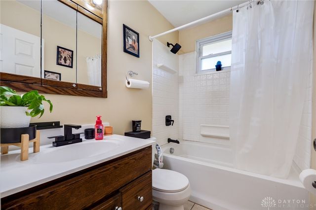 213 Lake Forest Drive, West Carrollton, OH 45449