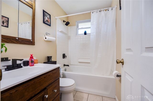 213 Lake Forest Drive, West Carrollton, OH 45449