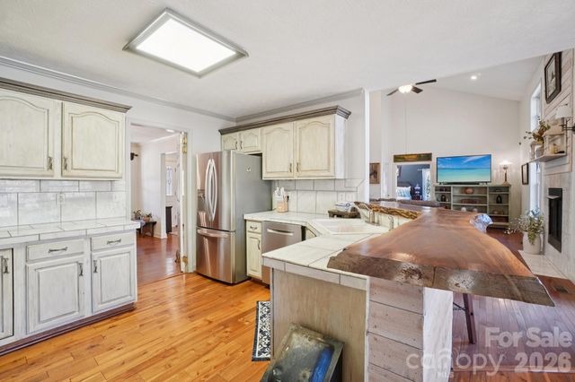 4005 Little River Road, Hendersonville, NC 28739