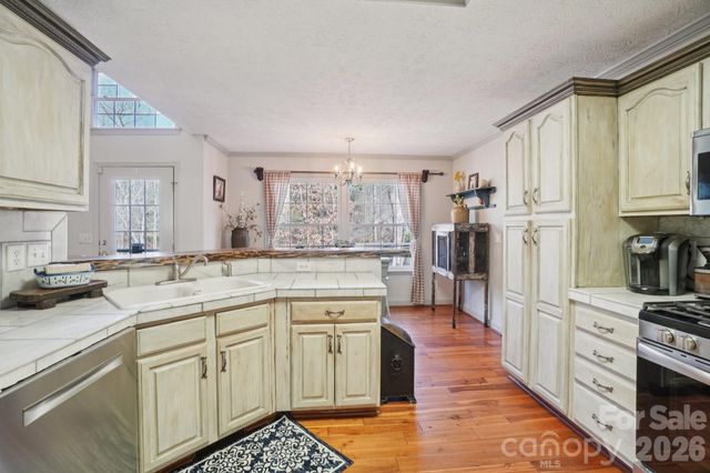 4005 Little River Road, Hendersonville, NC 28739