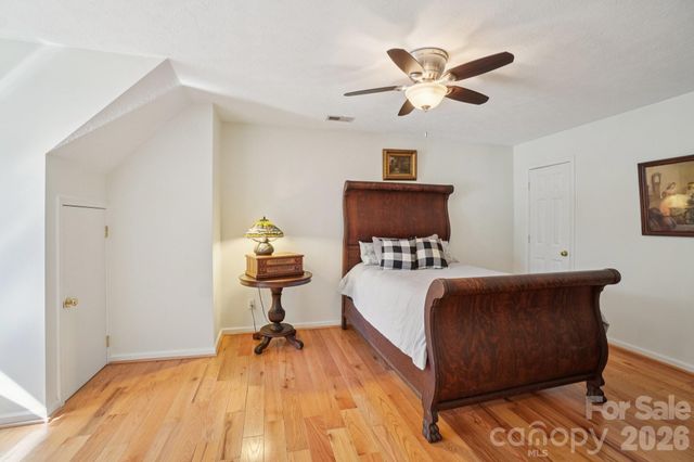 4005 Little River Road, Hendersonville, NC 28739